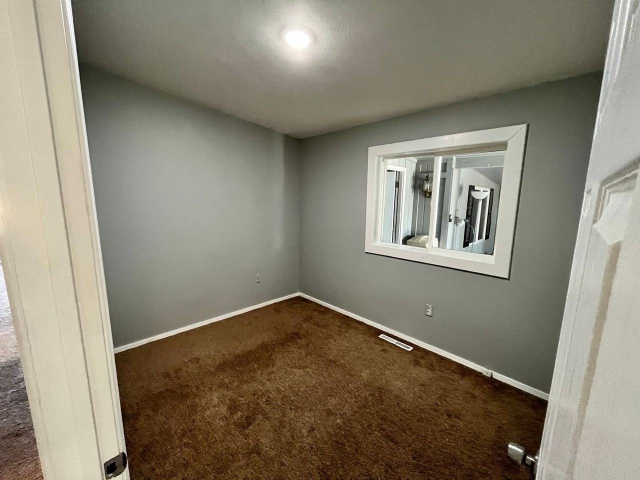 1447 - Photo 3 of 11