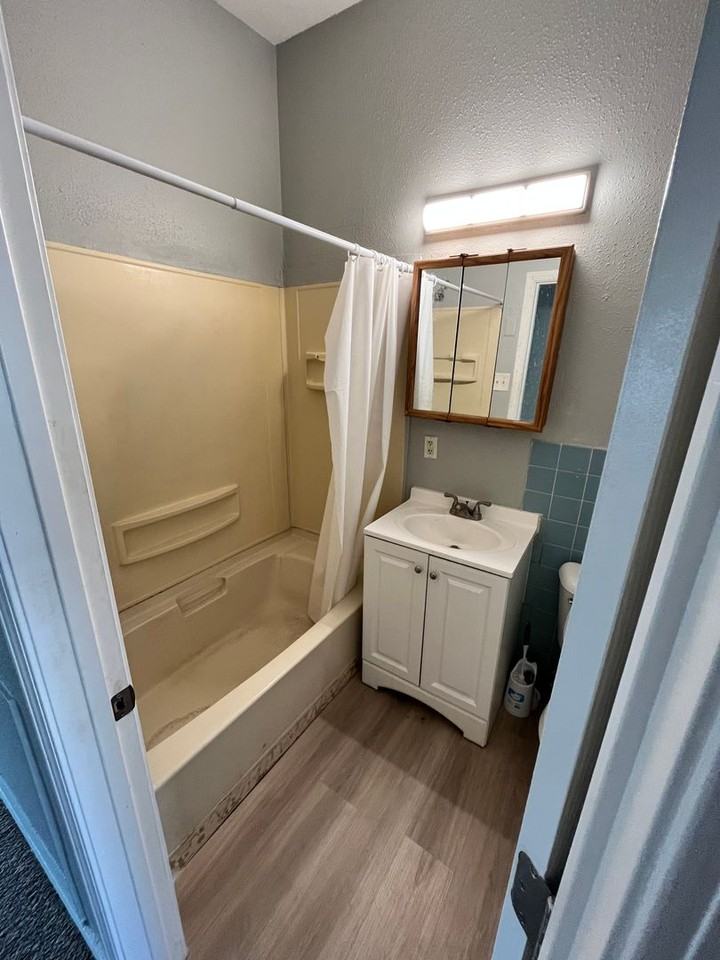 1447 - Photo 4 of 11