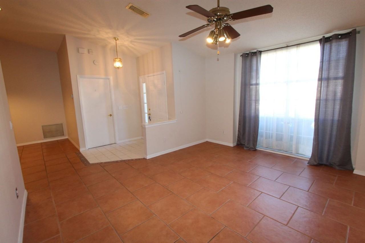 476 Wexdon Ct - Photo 6 of 22