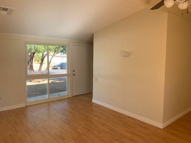 5609 Evergreen Ave - Photo 3 of 15