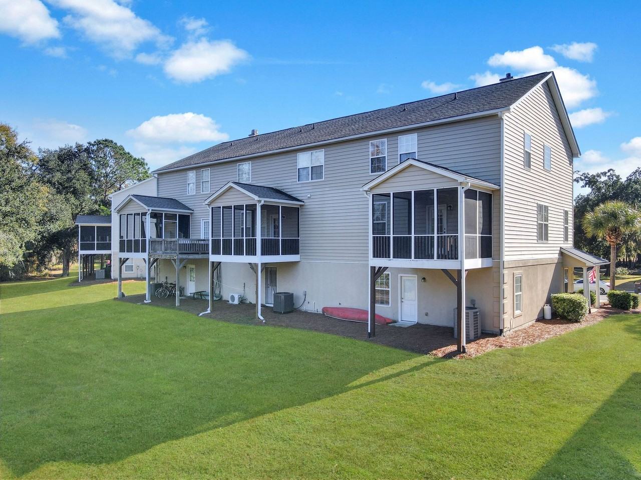 1418 Hamlin Park Cir - Photo 4 of 35