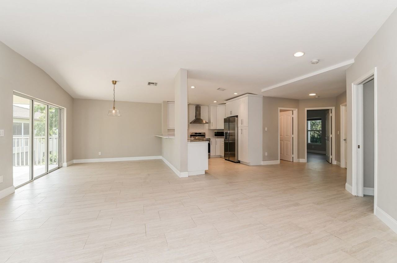 900 Diamond Cir #906 - Photo 2 of 12