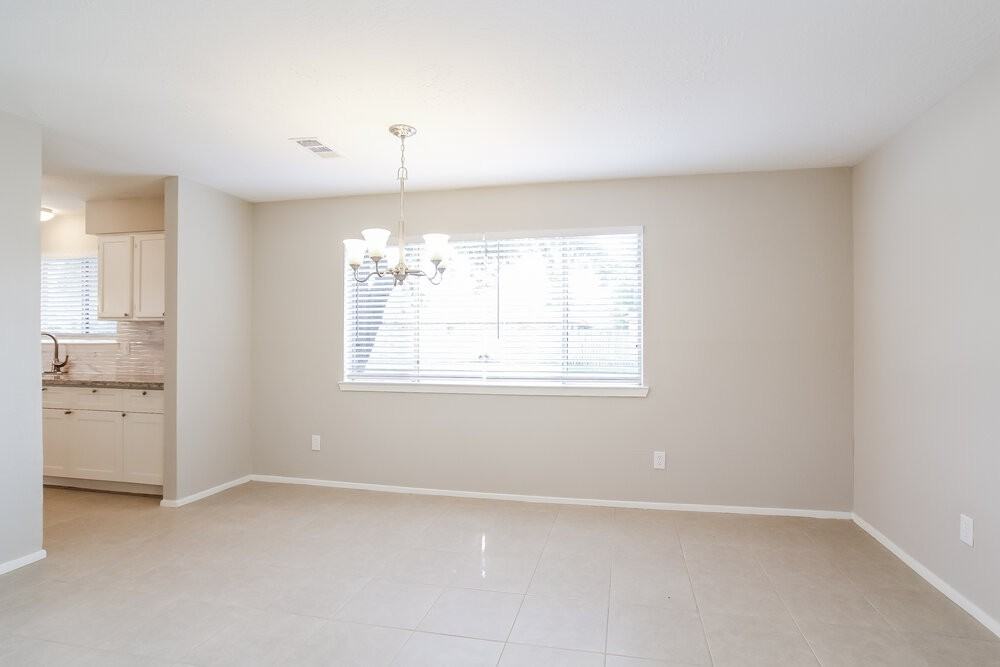 11403 Milners Point Dr - Photo 5 of 15