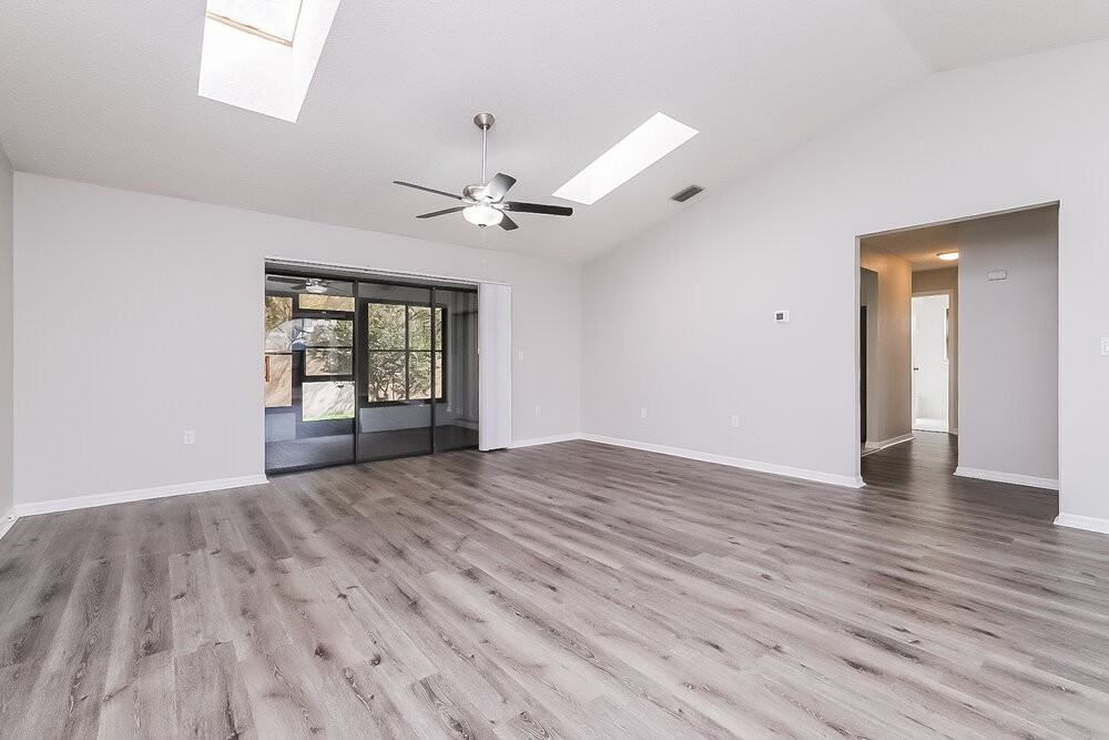 4828 Crestknoll Ln - Photo 3 of 16