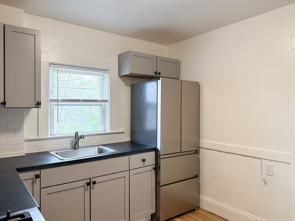 48 Chubbuck St #2L - Photo 2 of 8