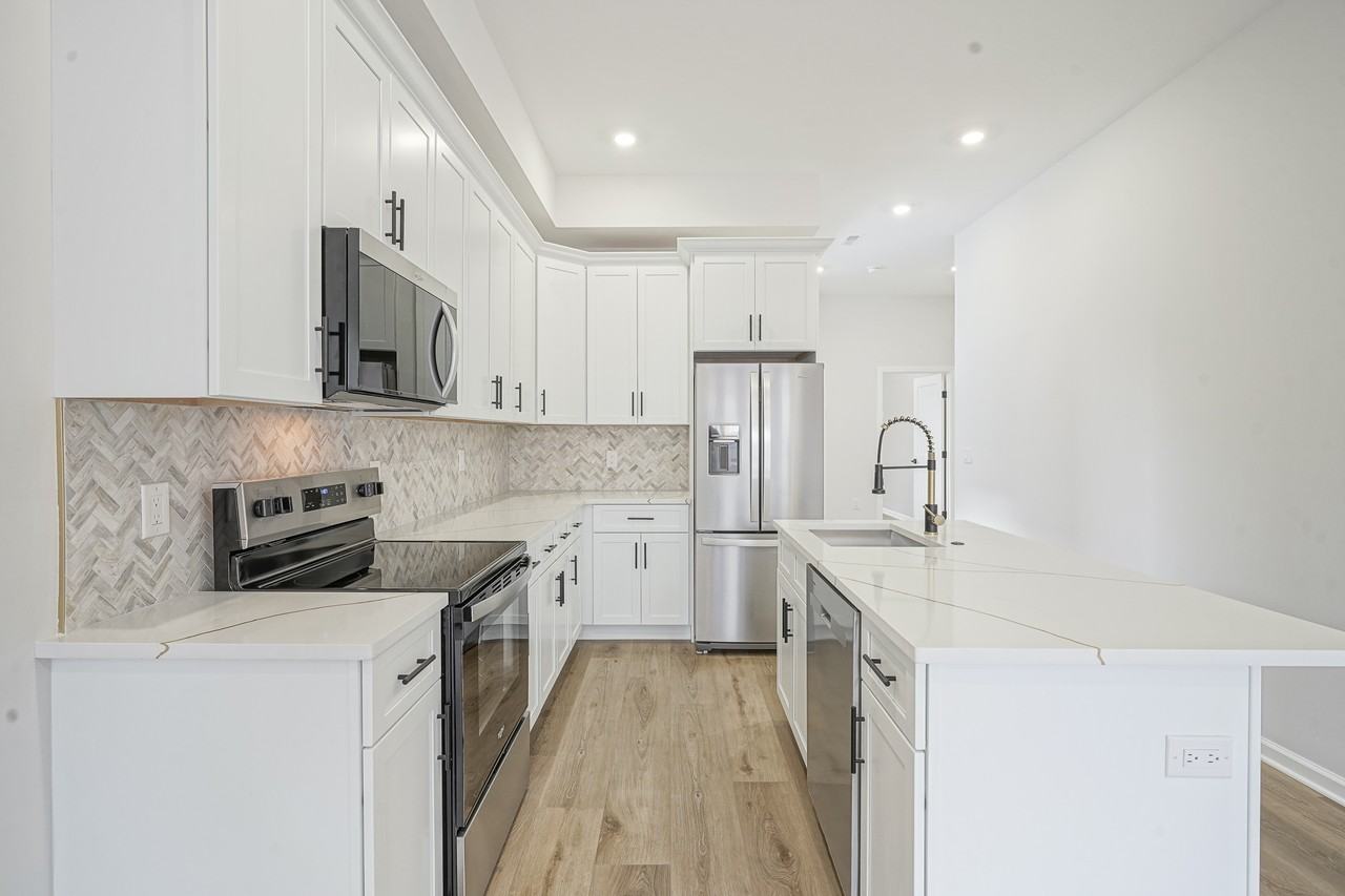 952 N Marshall St #2 - Photo 3 of 24