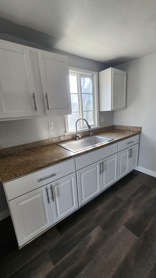 1131 N F St #1131 - Photo 3 of 11