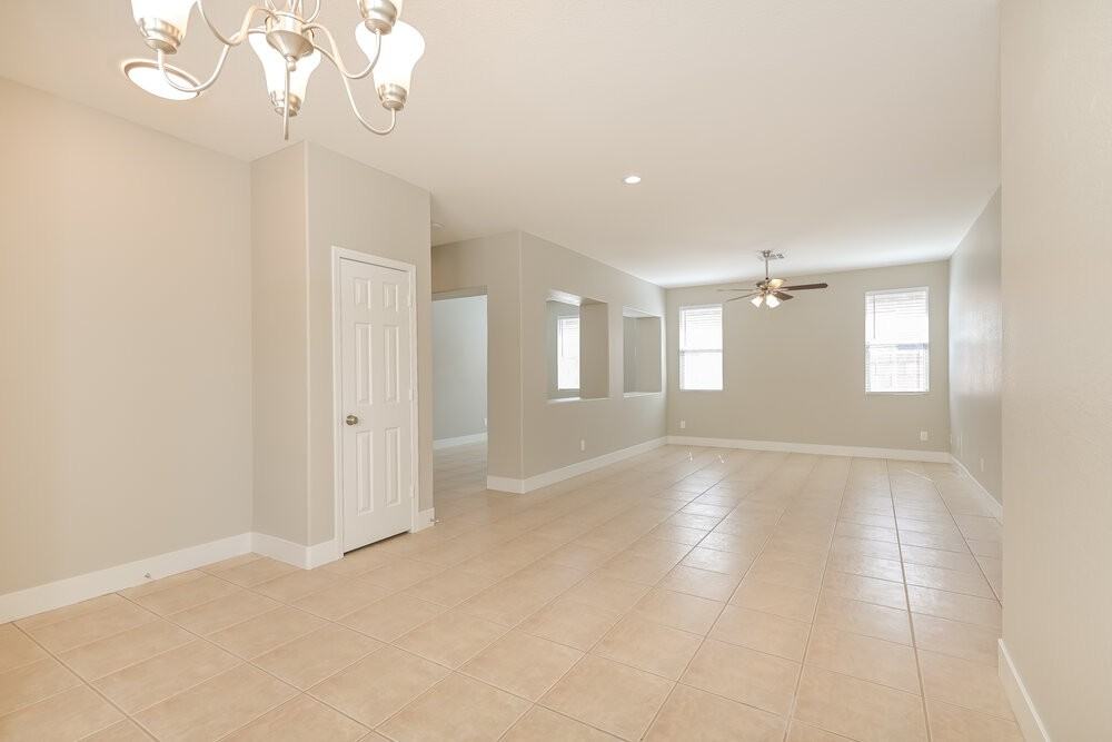 9185 Drifting Bay St - Photo 4 of 16