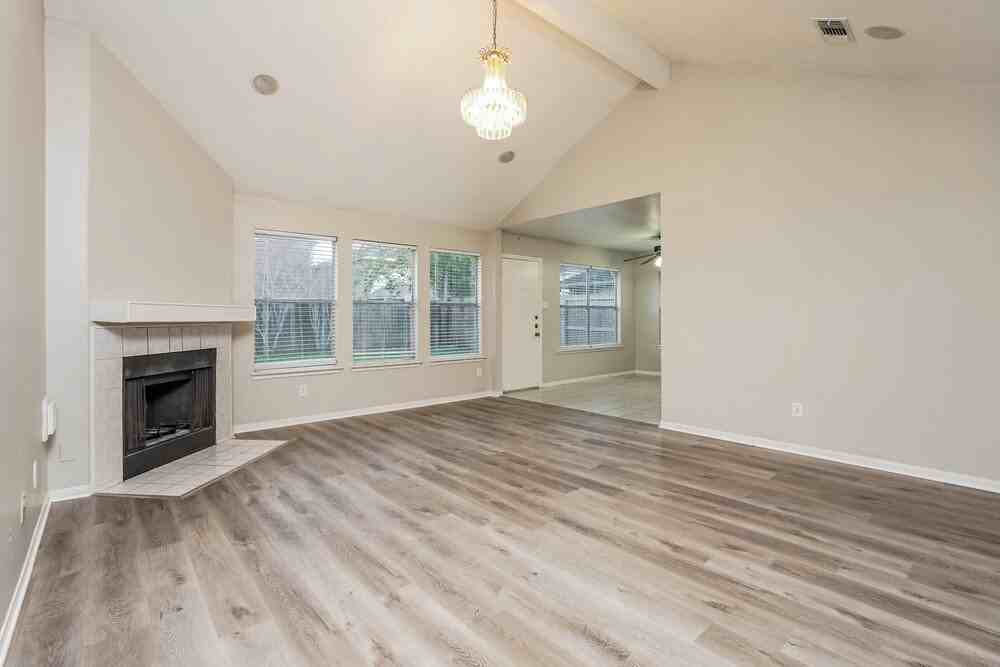 2803 Green Hollow Ct - Photo 5 of 17