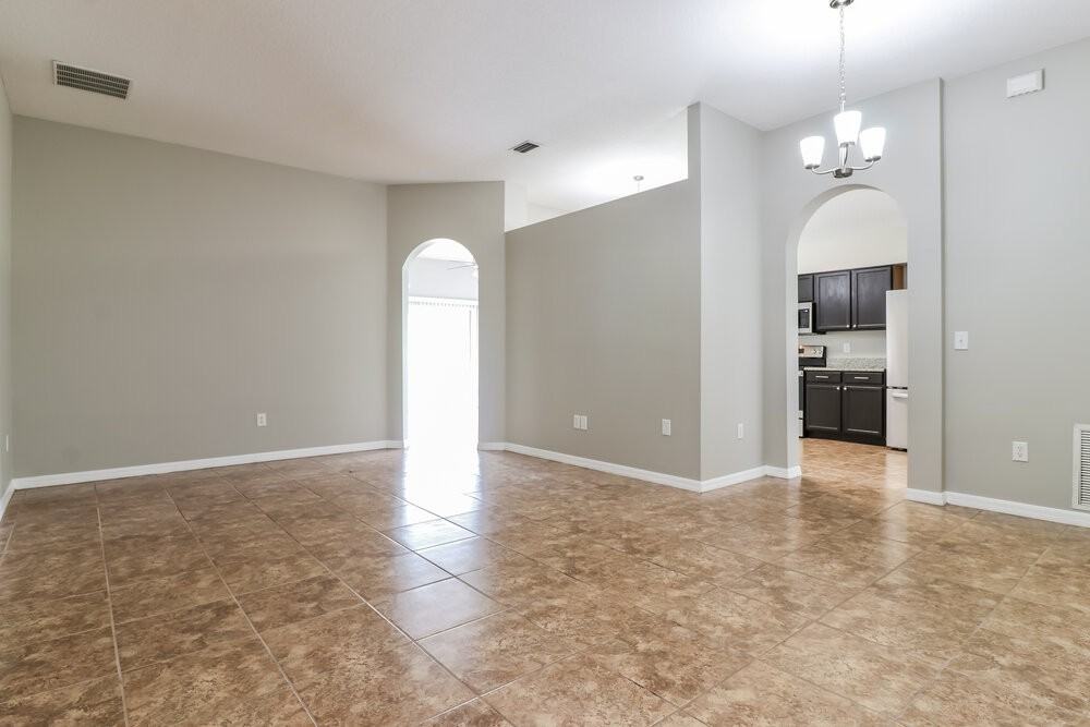 4307 Reynolds Oaks Pl - Photo 4 of 16