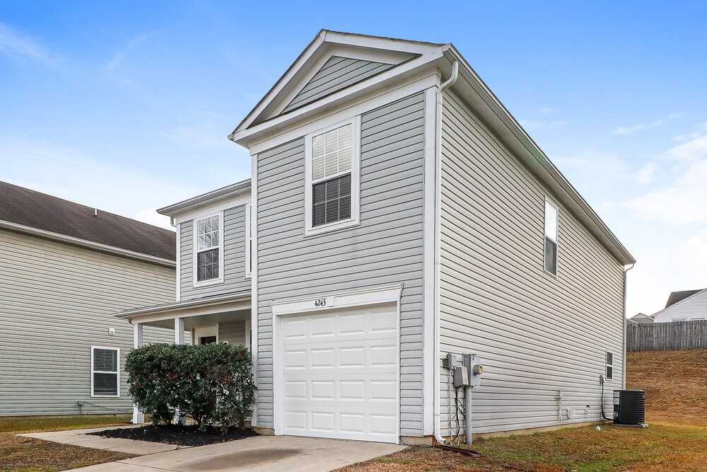 4243 Kellybrook Dr - Photo 4 of 17