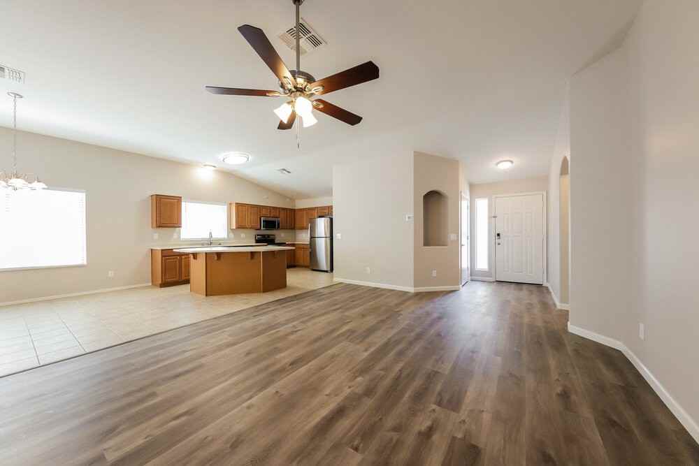 2128 E Danbury Rd - Photo 4 of 16