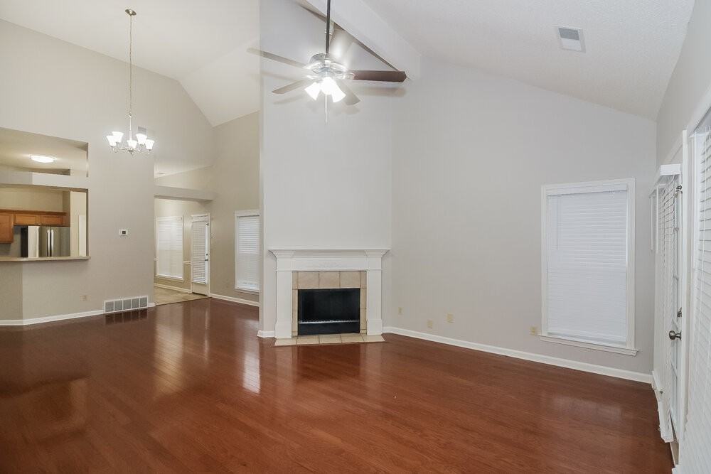 1700 Torrington Ct - Photo 4 of 17