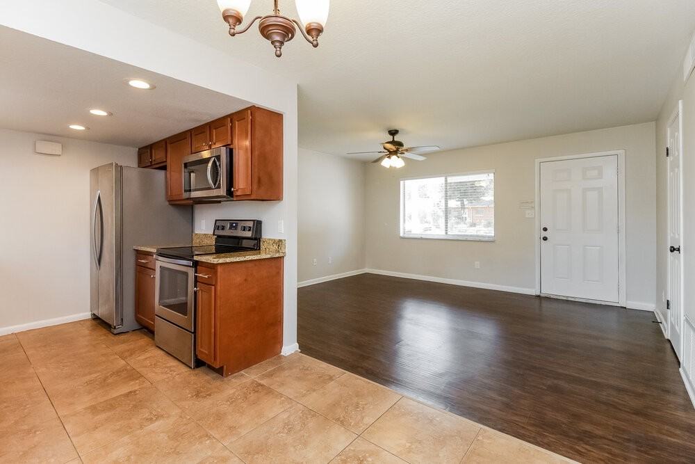 2843 Kinnon Dr - Photo 5 of 16