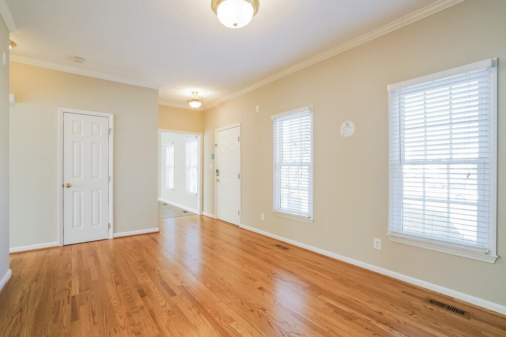 11 Redding Ct - Photo 6 of 17