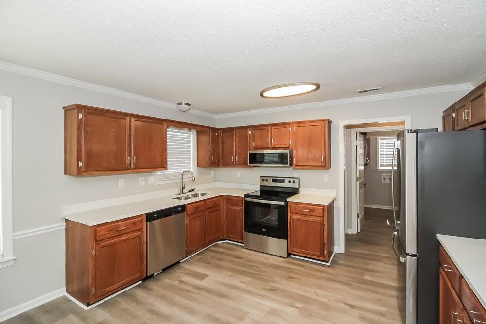 4172 Hidden Fern Ln N - Photo 5 of 16