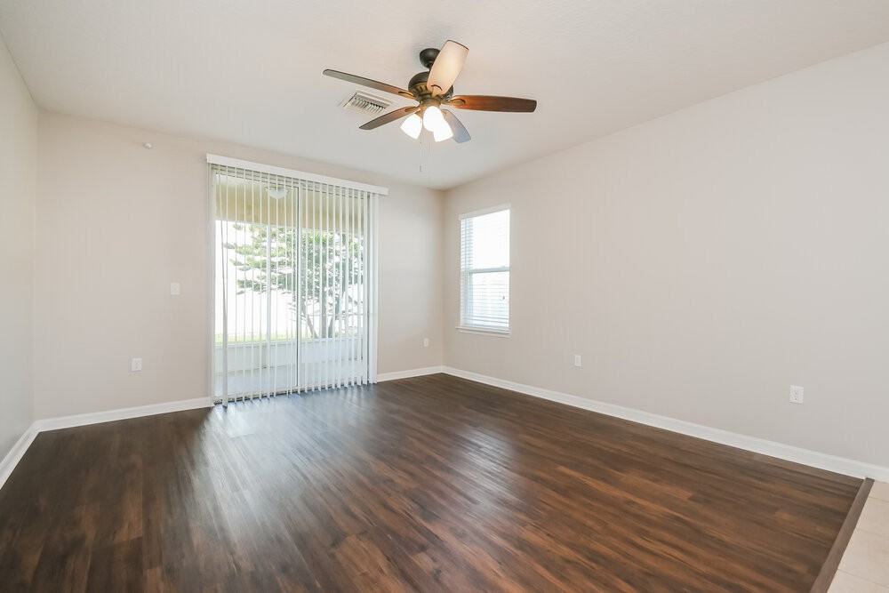 5013 Brenton Manor Ave - Photo 4 of 16