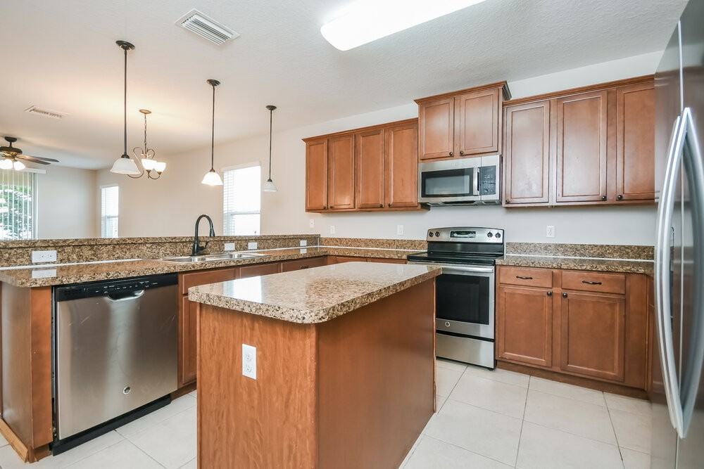 5013 Brenton Manor Ave - Photo 7 of 16