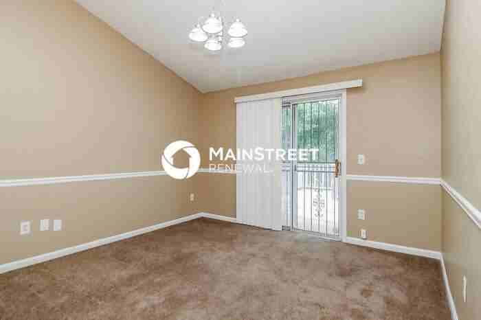 1198 Oak Knoll Ct - Photo 4 of 17