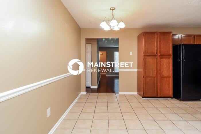 1198 Oak Knoll Ct - Photo 5 of 17