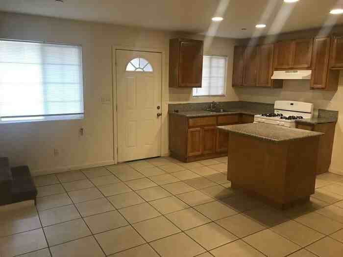 620 Central Ave #A - Photo 3 of 21