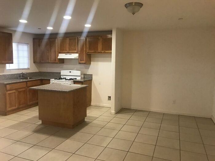 620 Central Ave #A - Photo 5 of 21