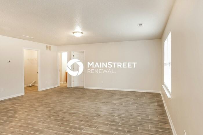 4656 Chapel Ridge Dr - Photo 2 of 17