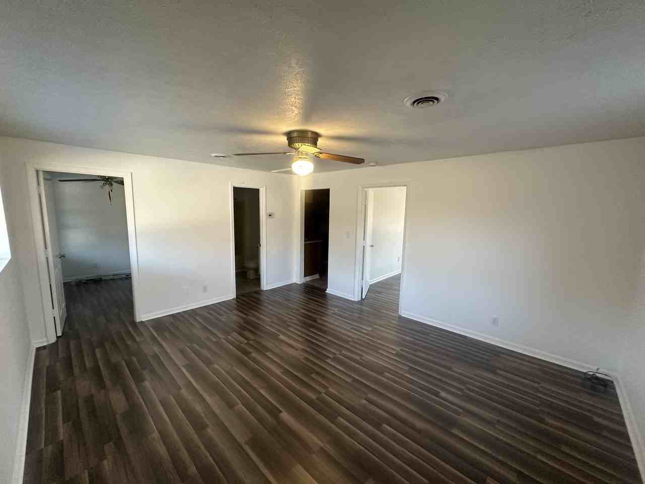 484C Willow Briar Ln #C - Photo 2 of 10