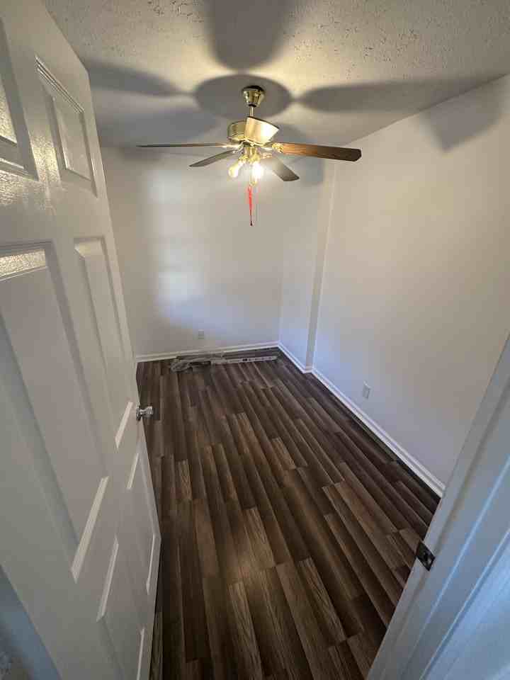 484C Willow Briar Ln #C - Photo 6 of 10