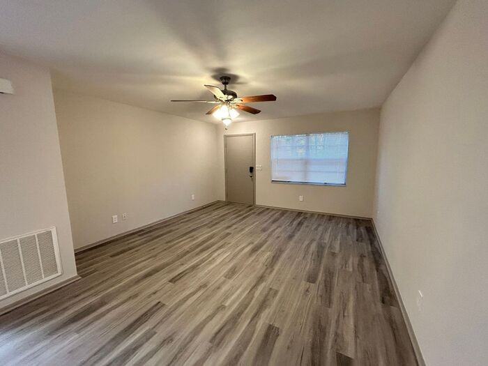 12092 Aurora Ct - Photo 3 of 24