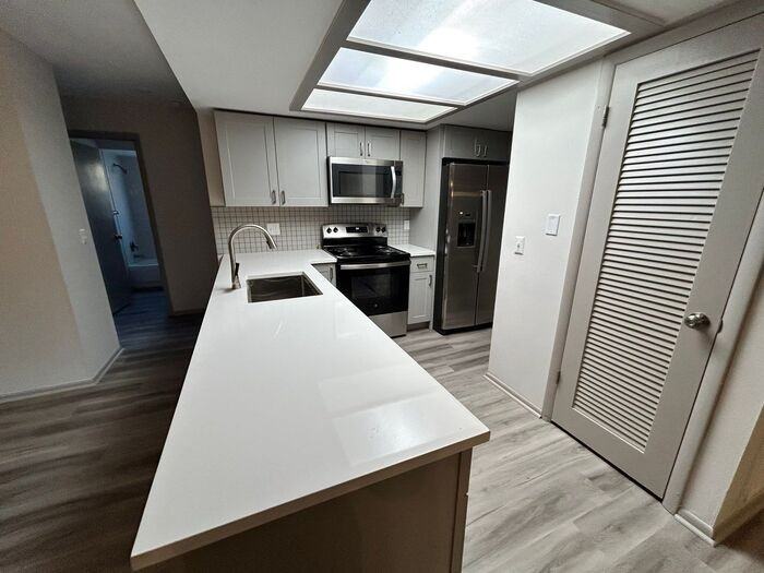 12092 Aurora Ct - Photo 6 of 24