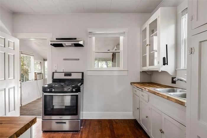 217 Leland St - Photo 7 of 16