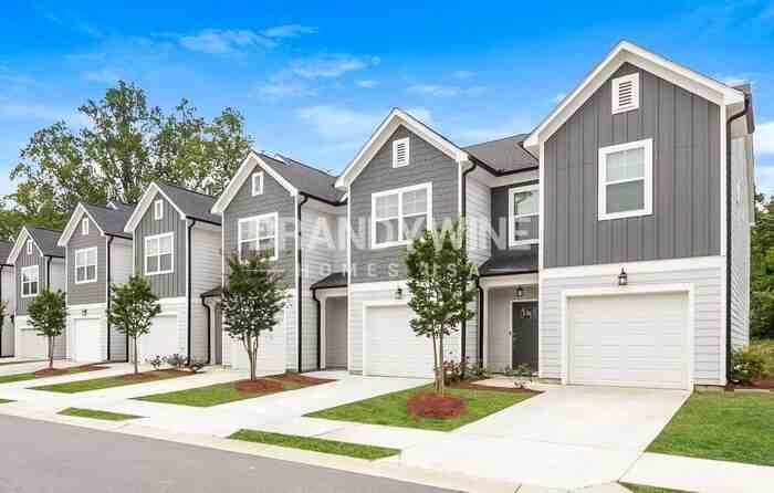 233 Crestview Way - Photo 2 of 30