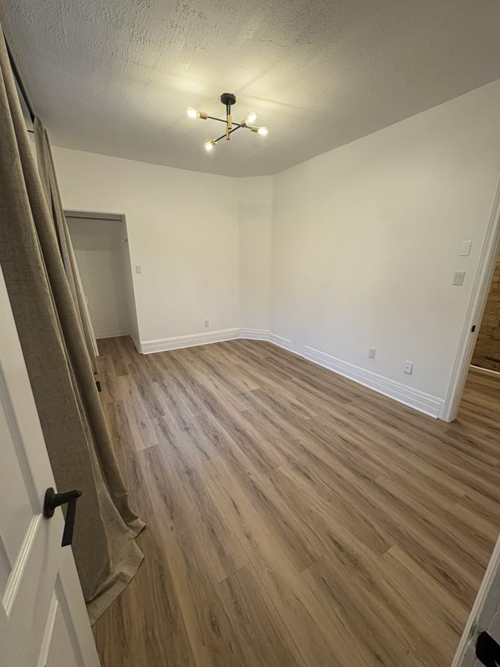 105 Sunnyside Ave - Photo 4 of 13