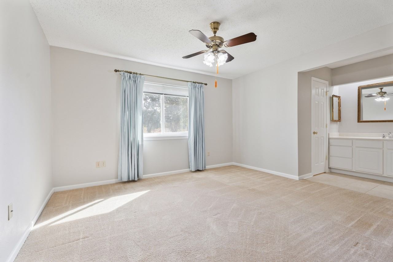 200 Brookhaven Ct #1 - Photo 4 of 18