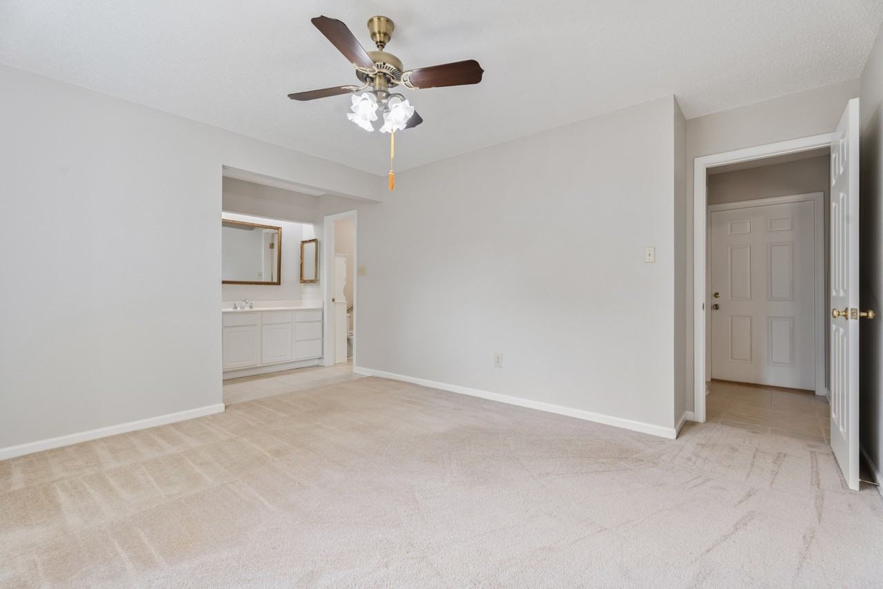 200 Brookhaven Ct #1 - Photo 5 of 18