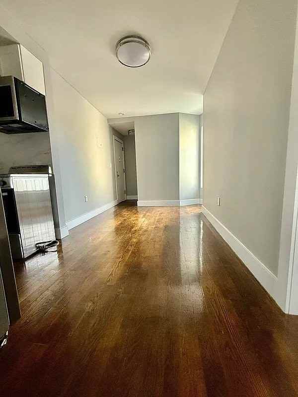 238 E 111th St #5C - Photo 2 of 6