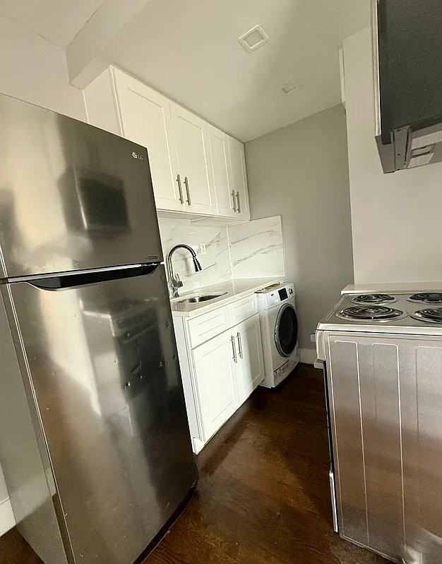 238 E 111th St #5C - Photo 3 of 6