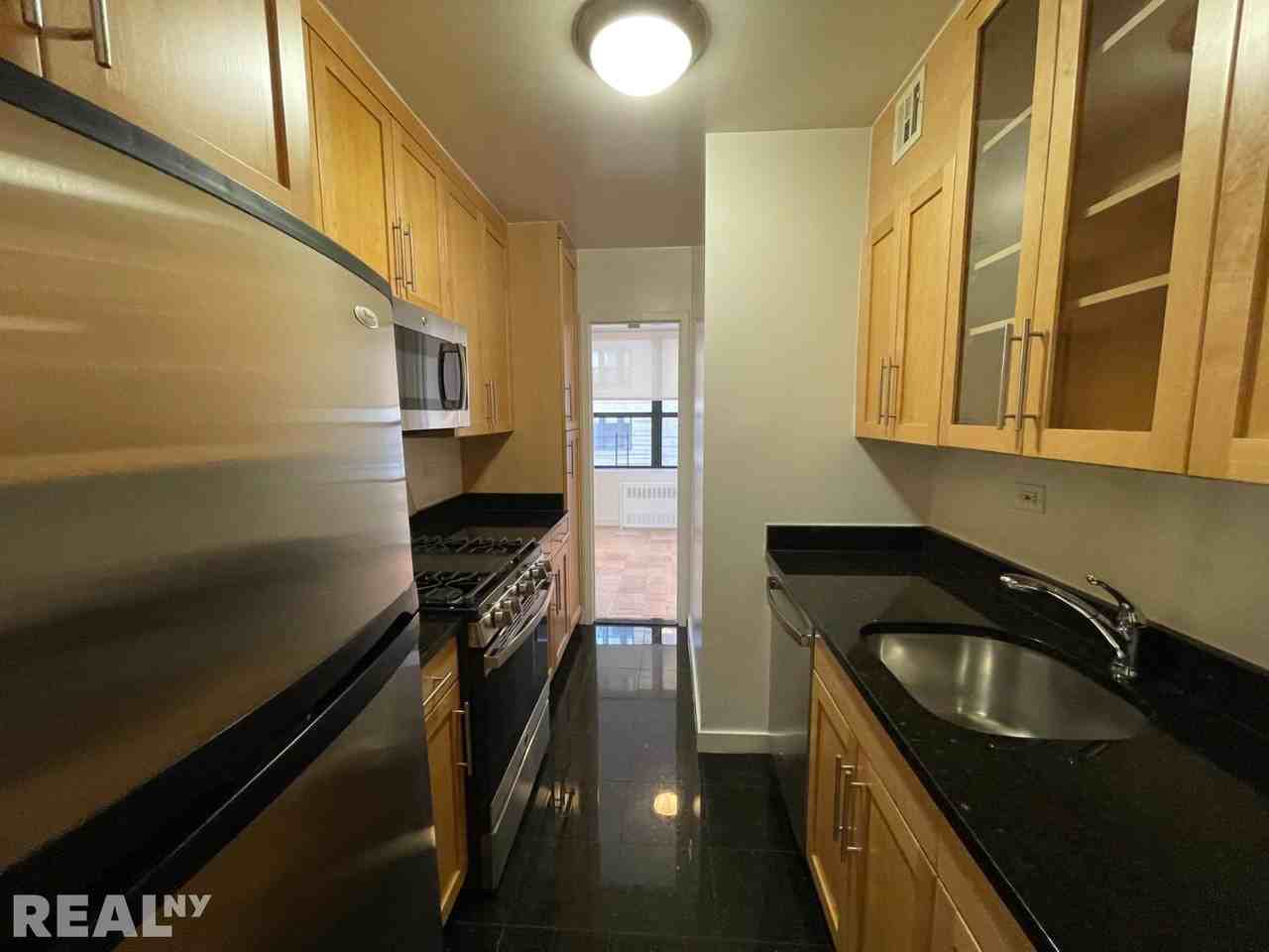 247 W 87th St #6B - Photo 4 of 15