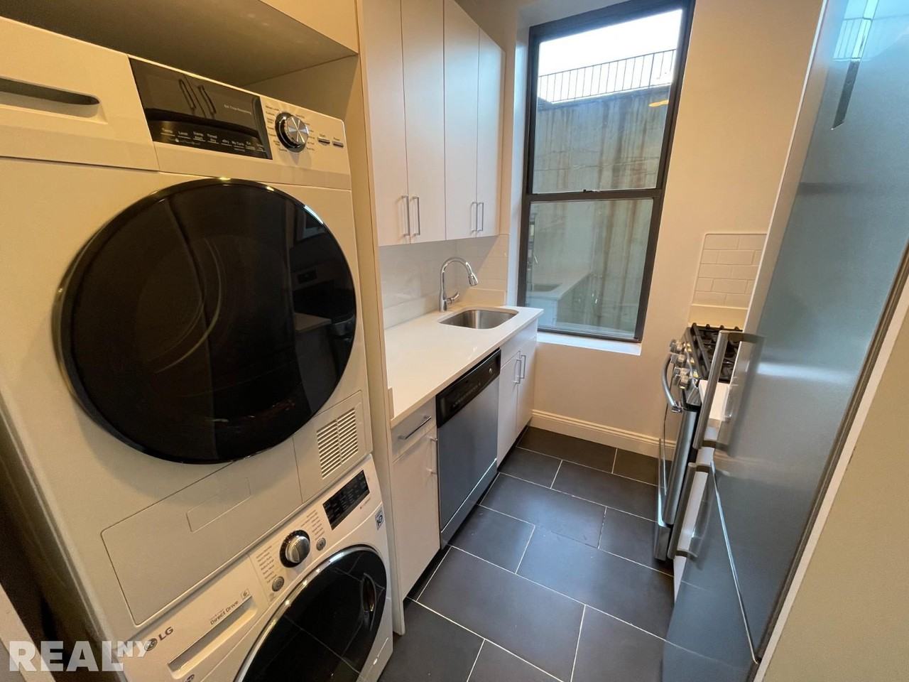 166 W 72nd St #5C - Photo 3 of 4