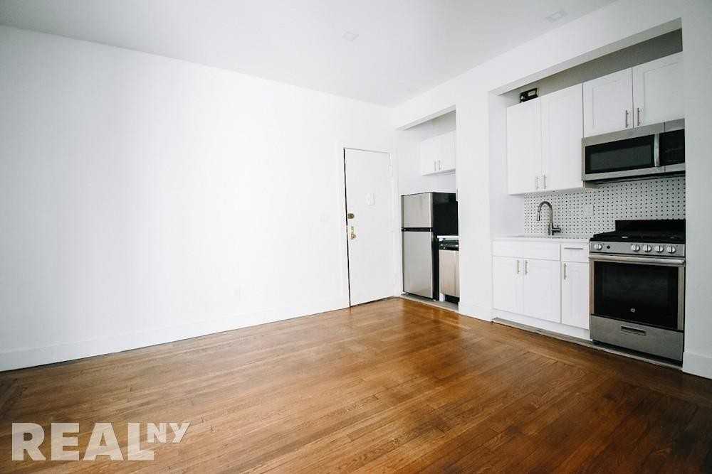 Tiemann Pl #3E - Photo 2 of 4