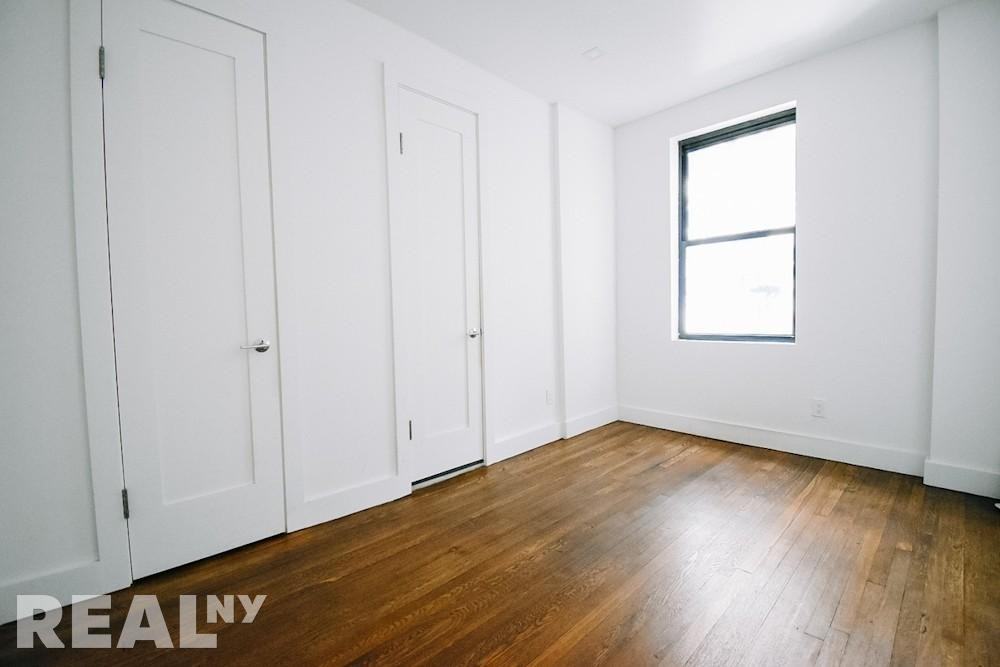 Tiemann Pl #3E - Photo 3 of 4