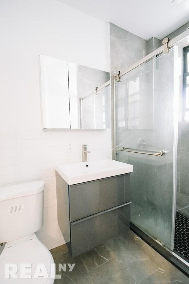 Tiemann Pl #3E - Photo 4 of 4