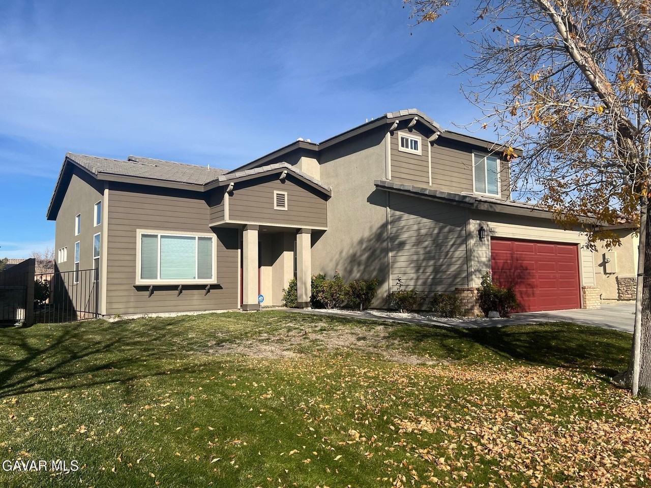 4111 Vahan Ct - Photo 2 of 32