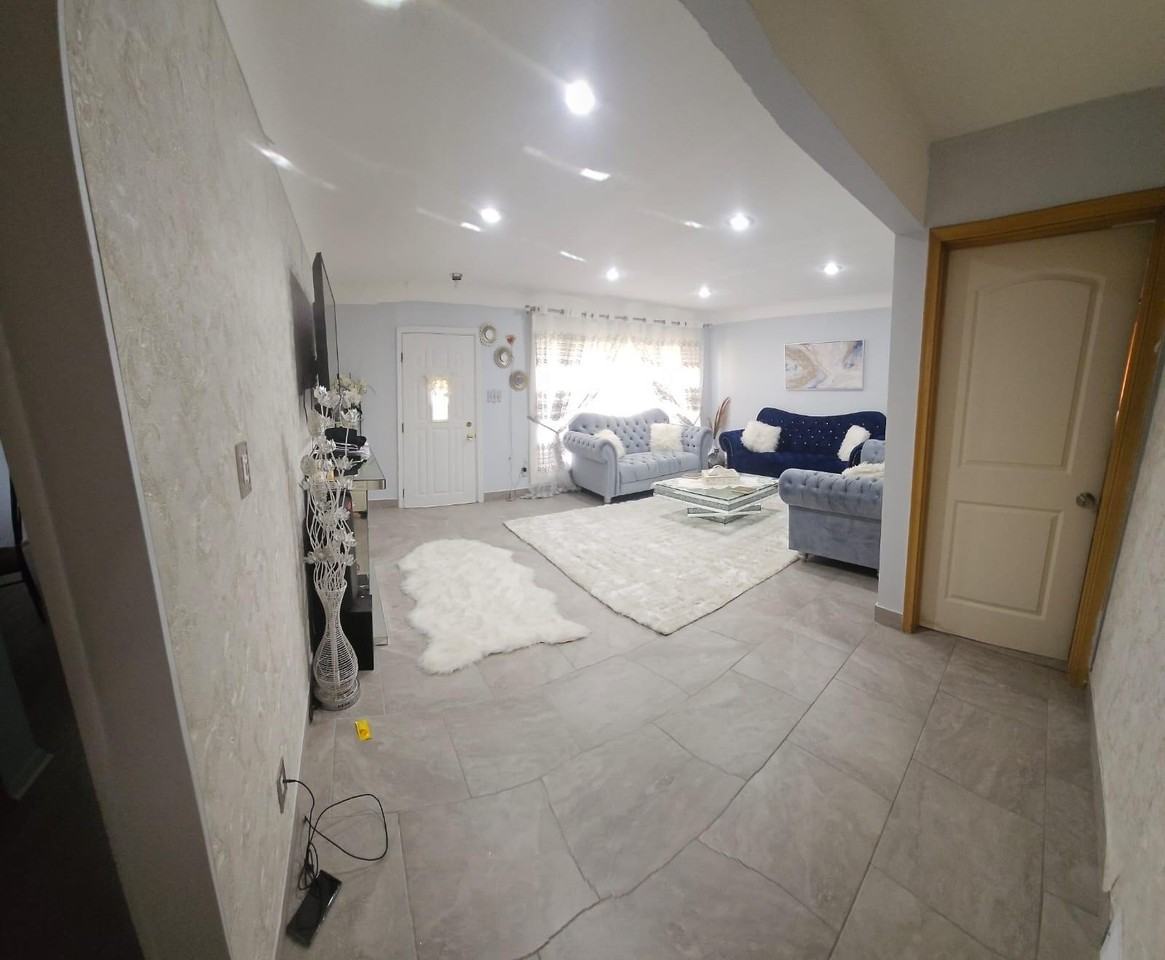 8179 Whitefield St - Photo 4 of 7