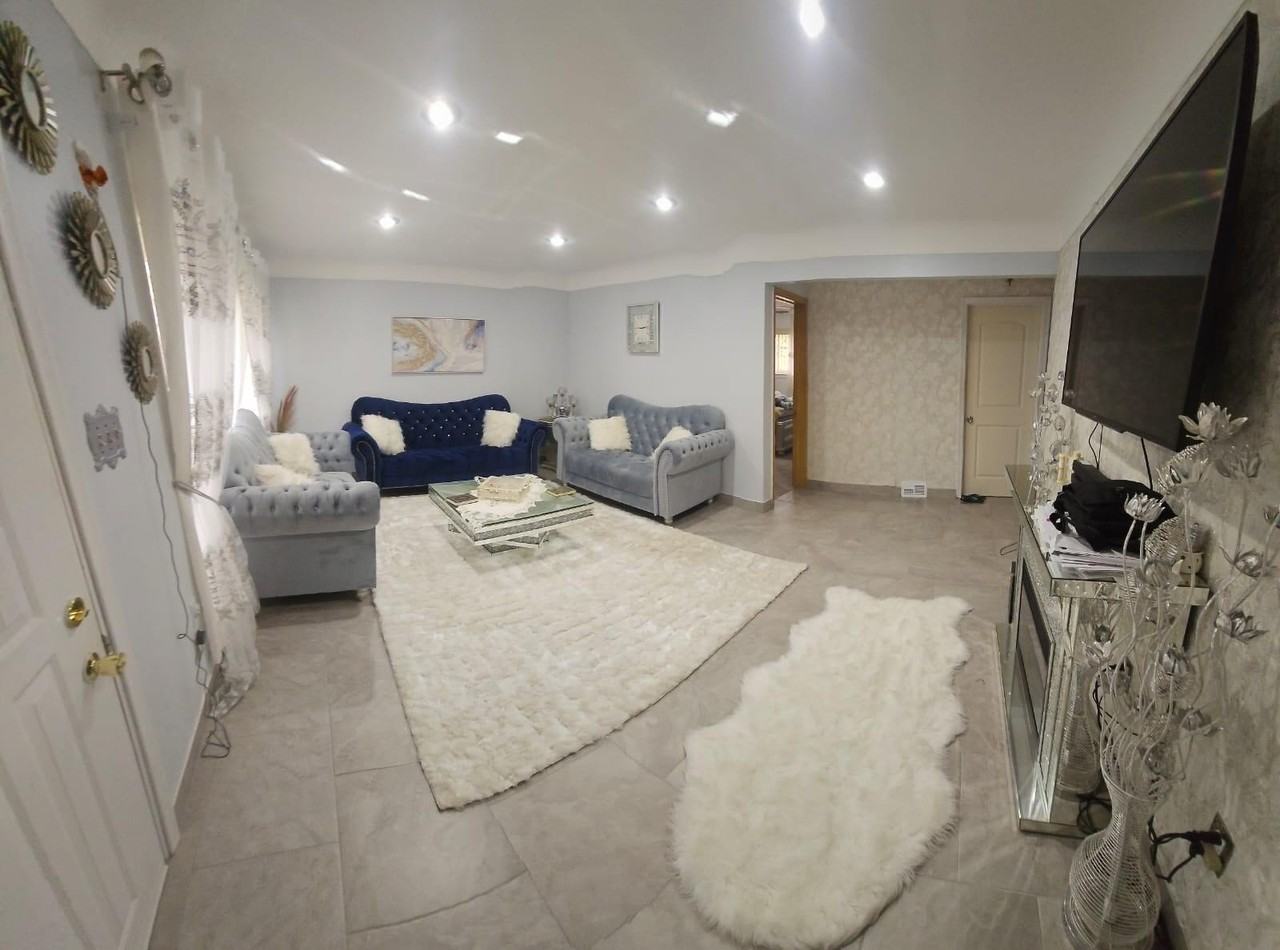 8179 Whitefield St - Photo 5 of 7