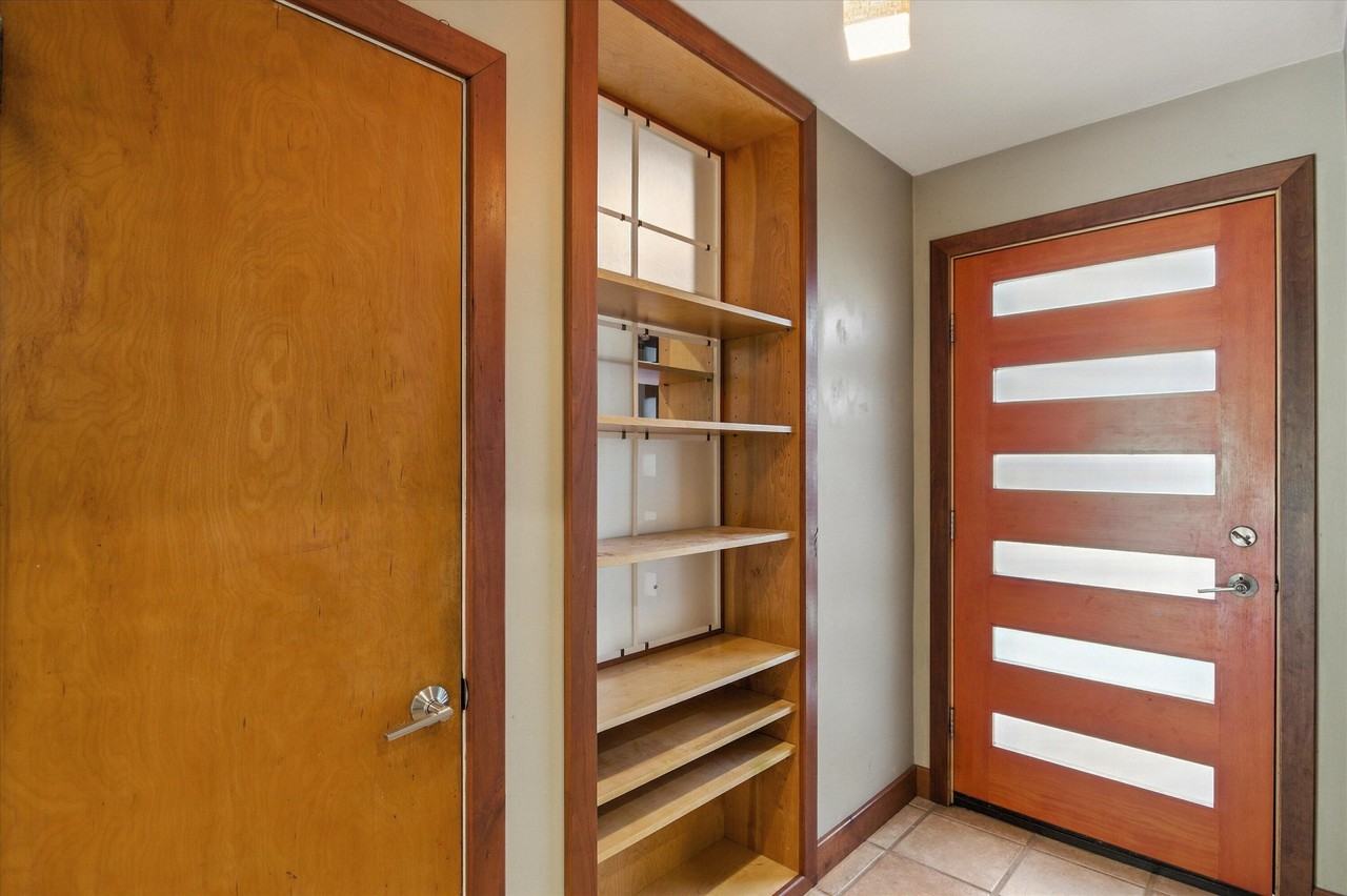 712 Collegewood St - Photo 5 of 47