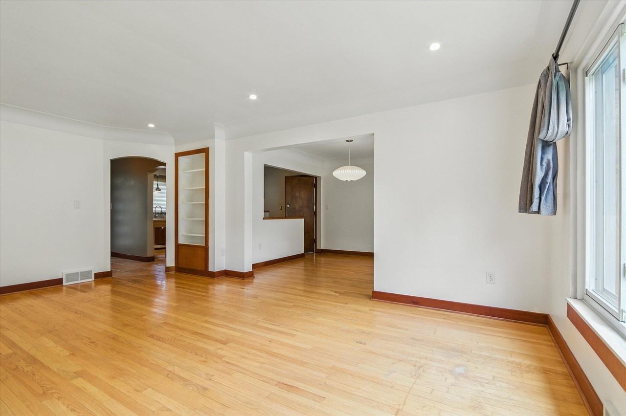 712 Collegewood St - Photo 7 of 47