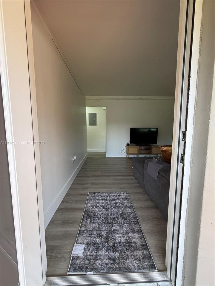 2706 Montego Dr - Photo 6 of 35