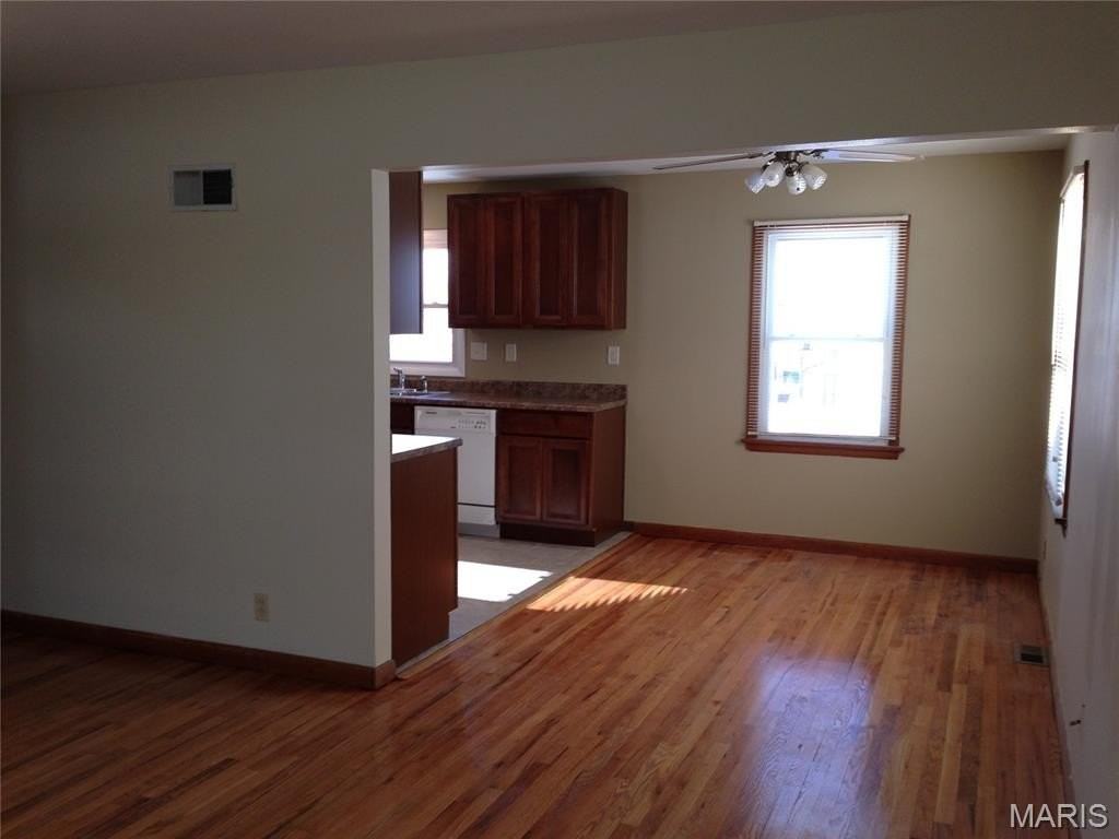 10224 Dandridge Dr - Photo 4 of 15